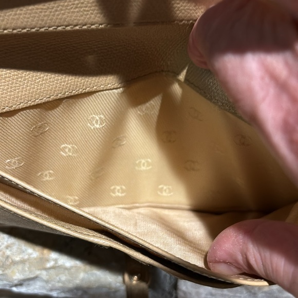 Chanel Long Wallet in a dark vanilla color - Picture 10 of 13